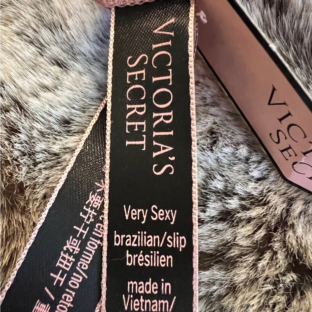 Victoria’s Secret Brazilian Bling Panty💕 - Picture 5 of 11